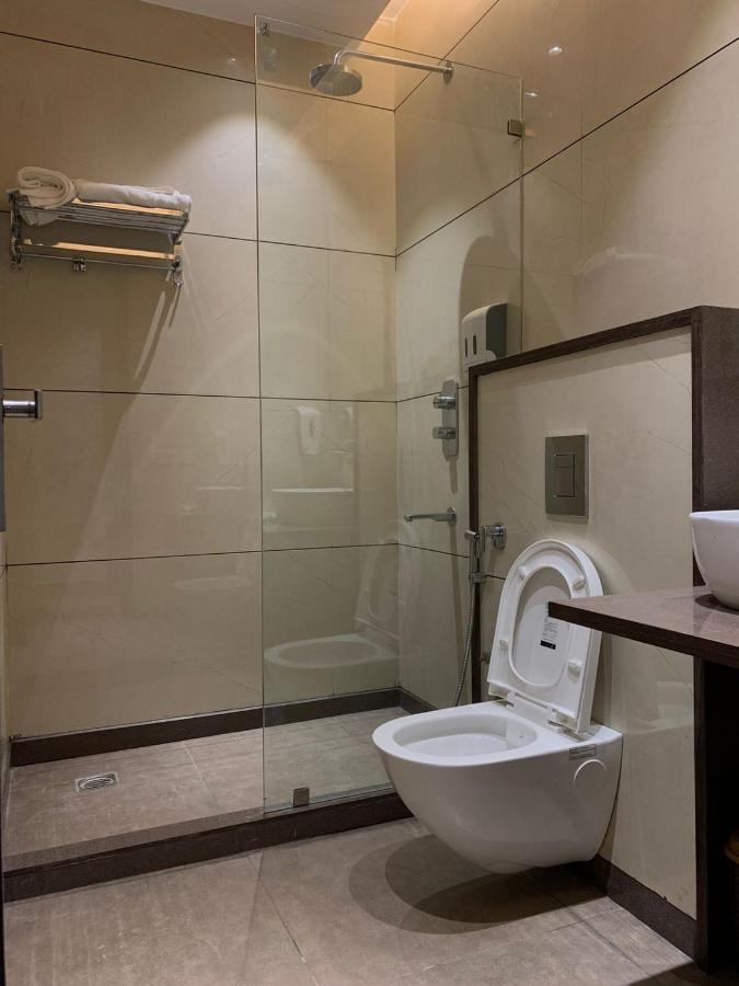 Hotel Alpine Plaza Shāhpur Eksteriør billede