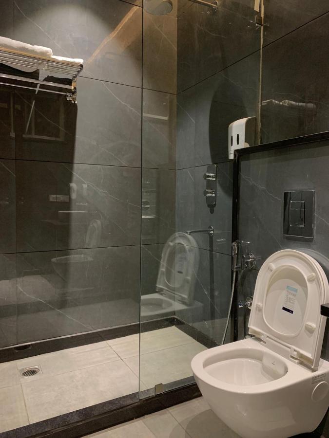 Hotel Alpine Plaza Shāhpur Eksteriør billede